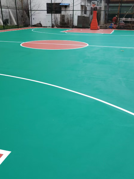 浦口 球场长期使用易出现地面开裂